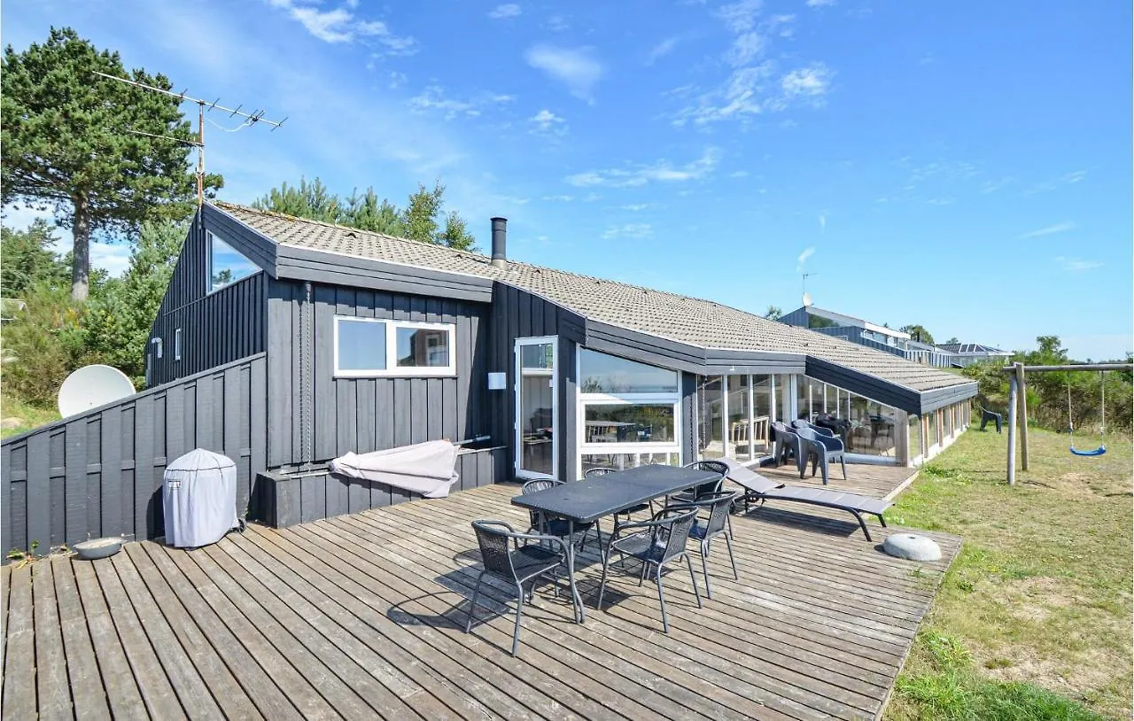 Gorgeous Home In Ebeltoft With Sauna 0*,