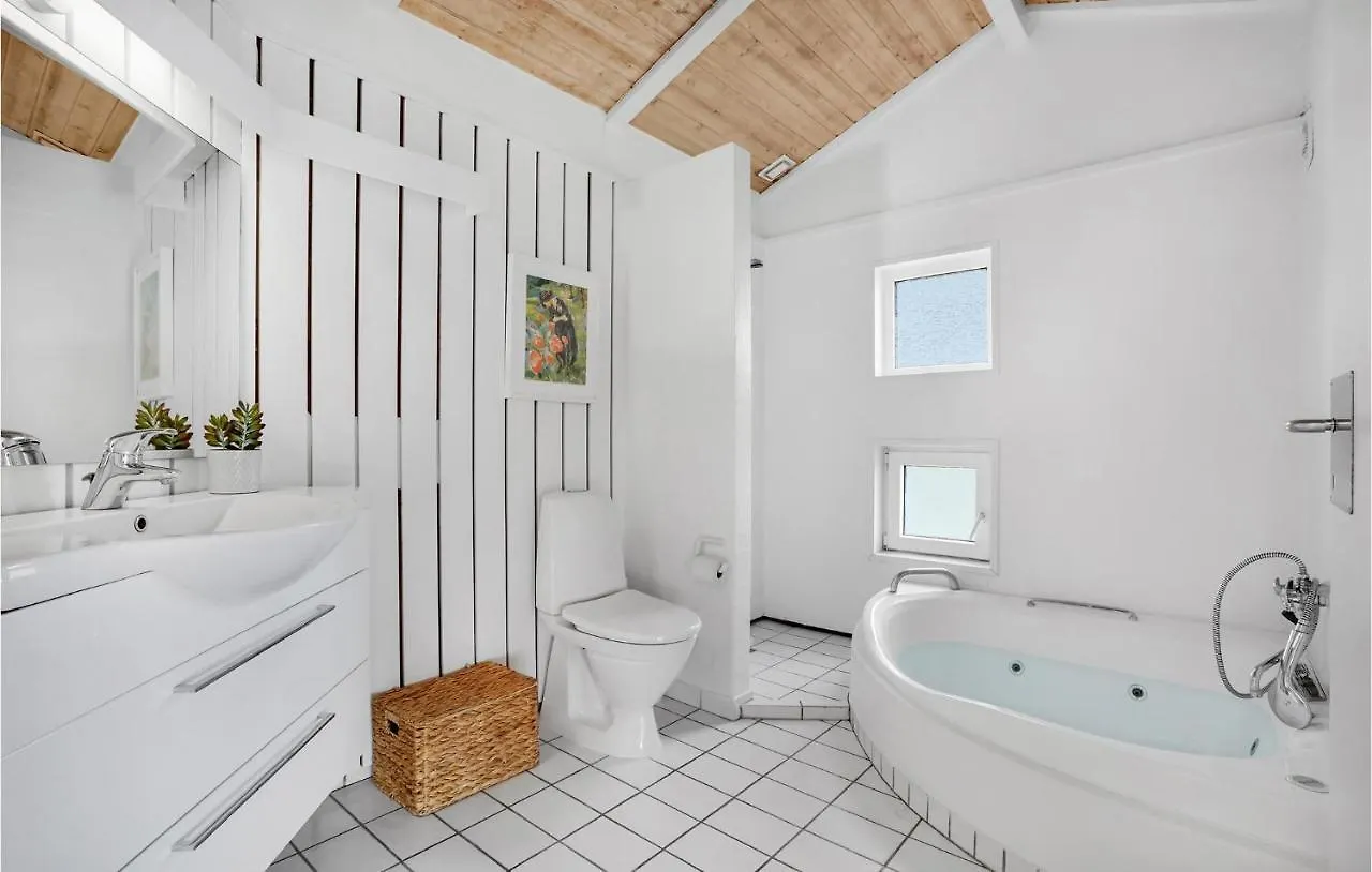 Gorgeous Home In Ebeltoft With Sauna Holiday home