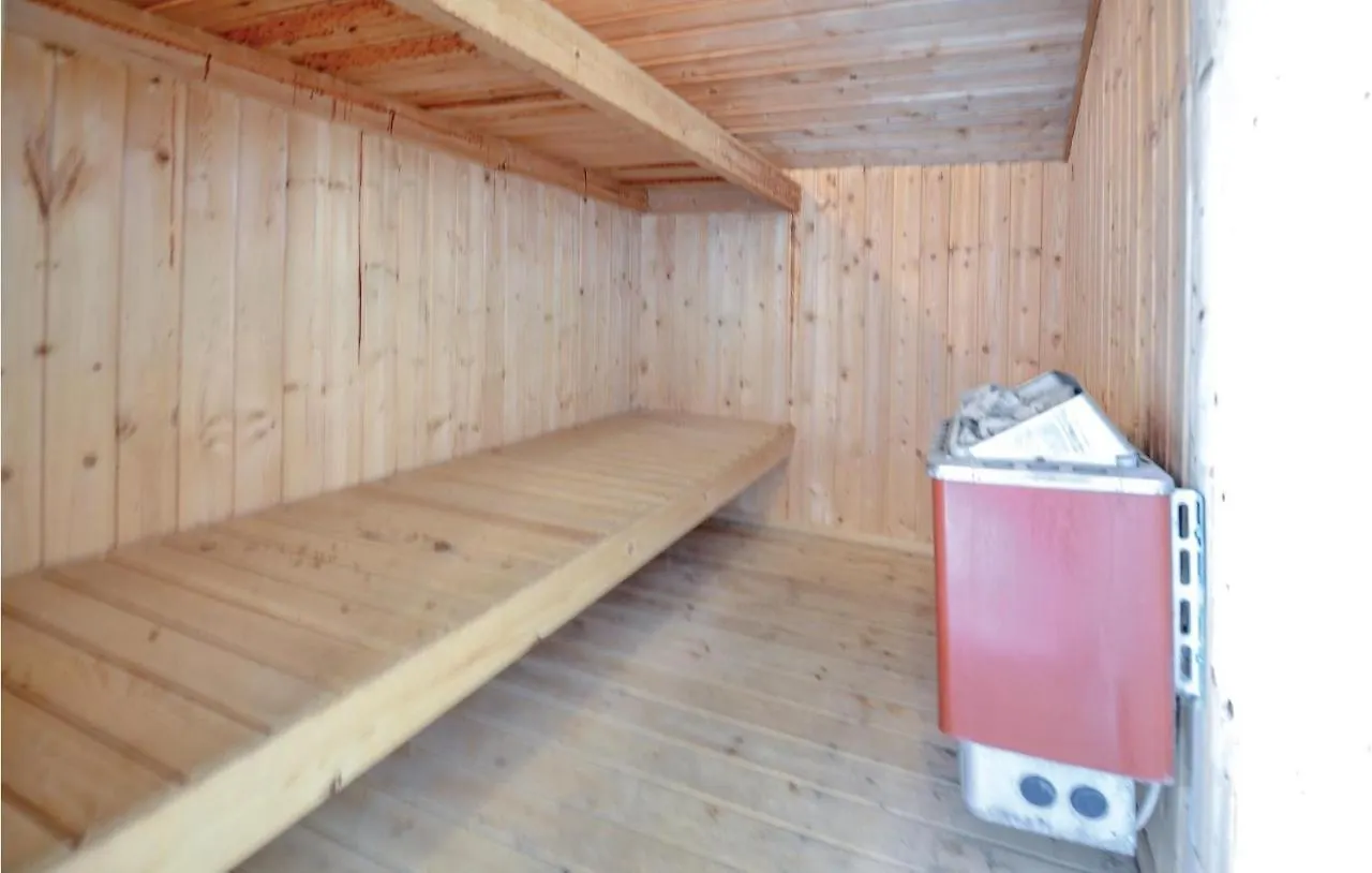 Gorgeous Home In Ebeltoft With Sauna 0*,